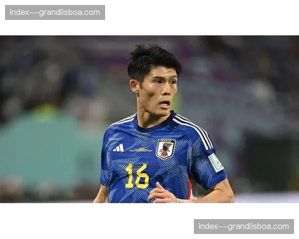 富安健洋时隔21个月重返国家队 阿贾克斯后卫伤愈复出强化防线